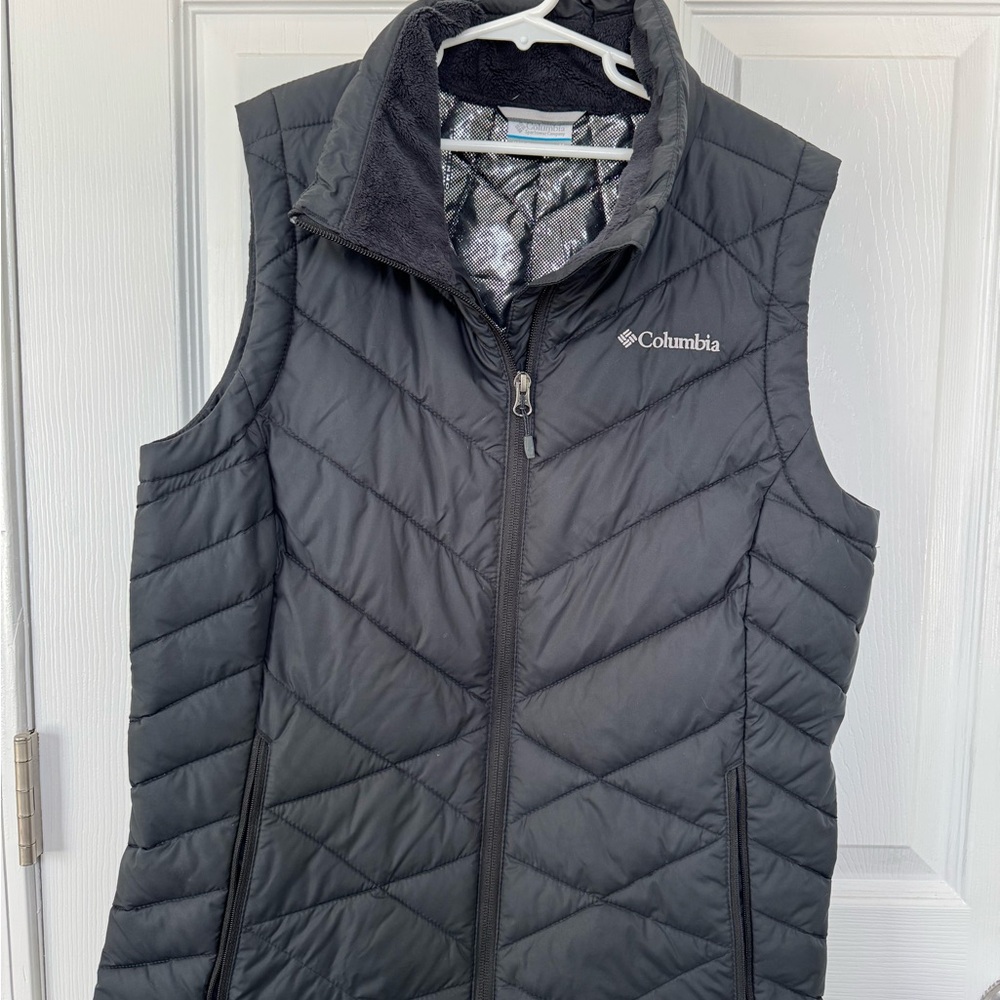 Columbia Women's Black Quilted Vest